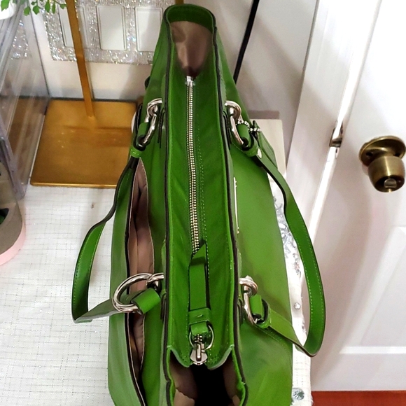 Coach Gallery Green Leather Zipper Pockets Double Handles Tote Bag💚🍏 - Picture 12 of 17
